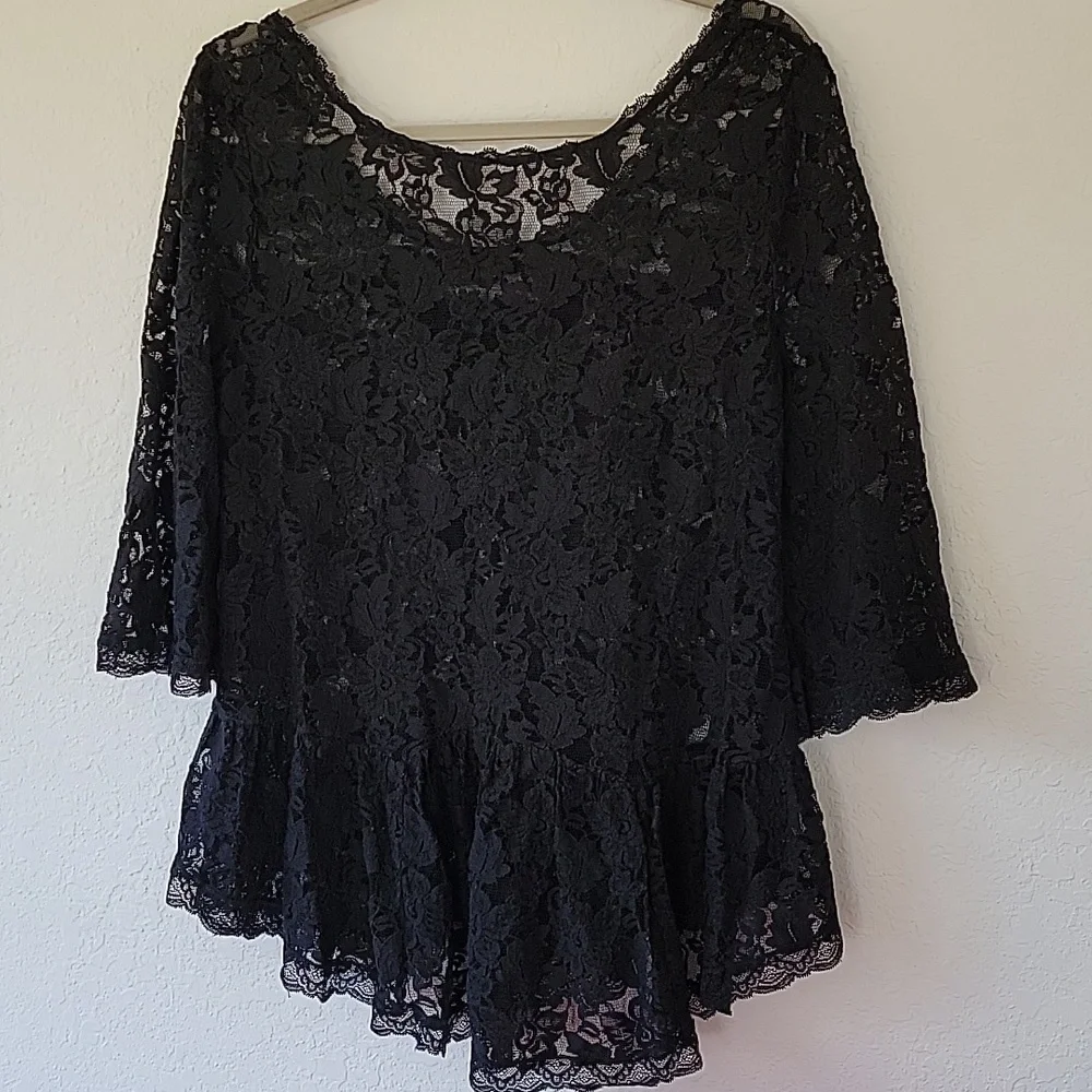 Free People Black Scallop Lace Floral Peplum Top size med - Picture 4 of 6